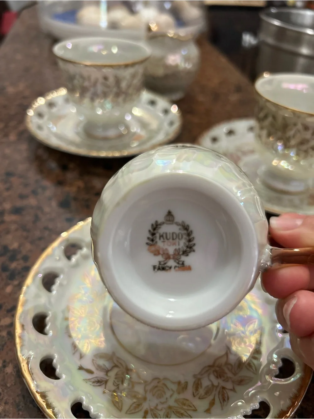 N/A elegant iridescent